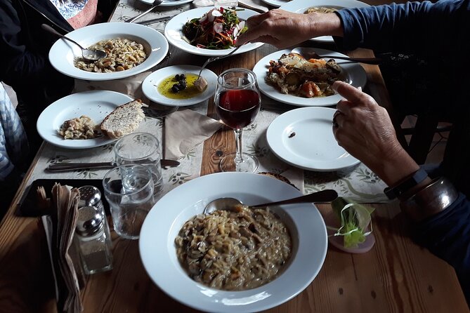Wine & Olive Oil Tour with lunch at the White Mountains - What the small group changes